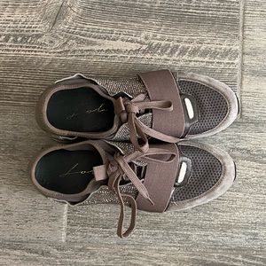 Very adorable sneakers